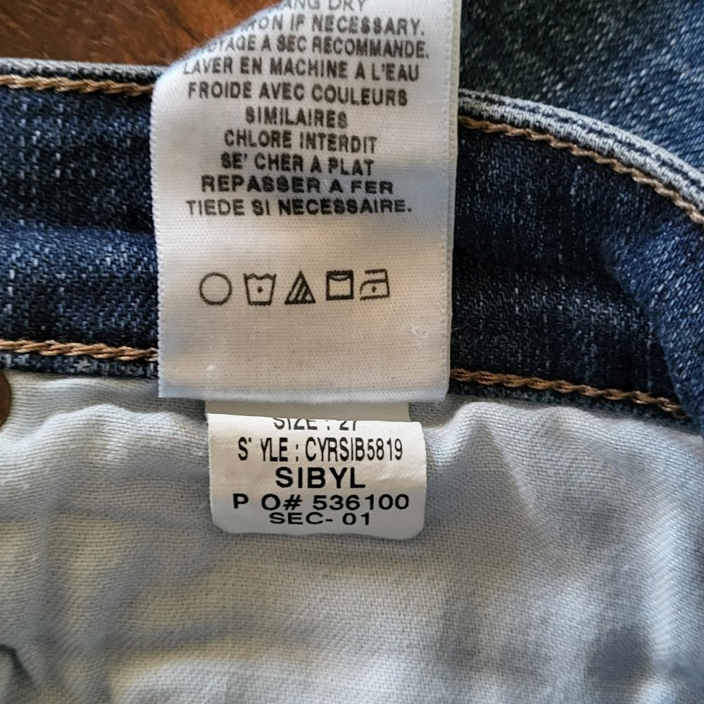 Joe's Jeans Sibyl Cuffed/Cropped Jean - size 27" - Picture 6 of 10